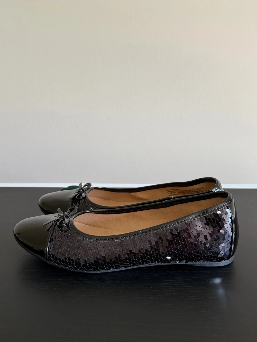 SO Roselyn Girls 5 Ballet Flats Black Silver Reversible Sequins Memory Foam